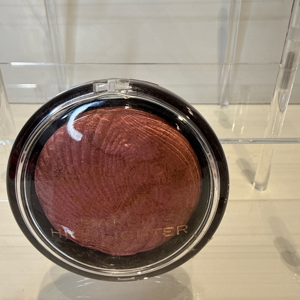 Revolution Vivid Baked Highlighter - Copper Glow